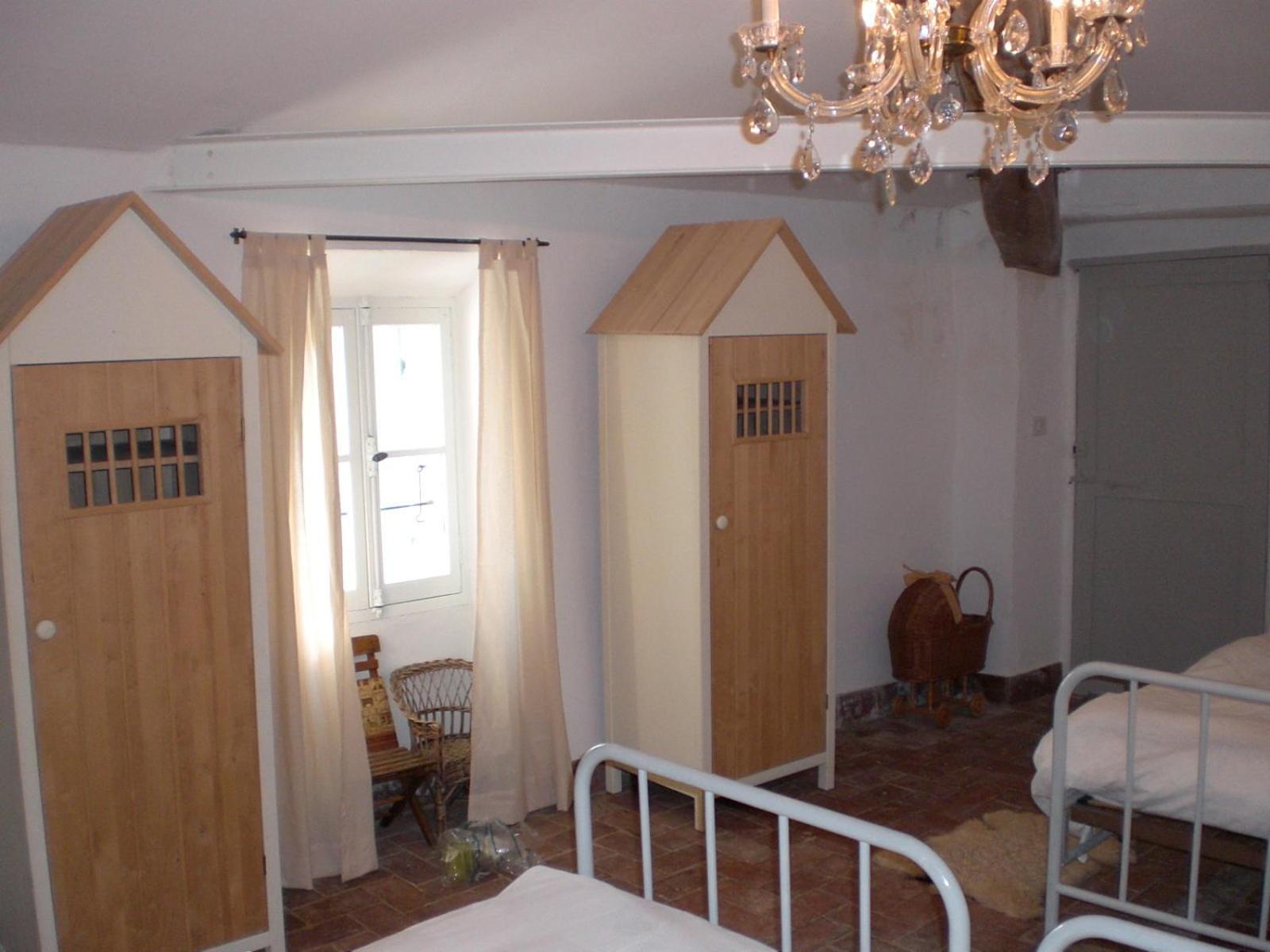Chateau De Peyrolles Apt Esterno foto