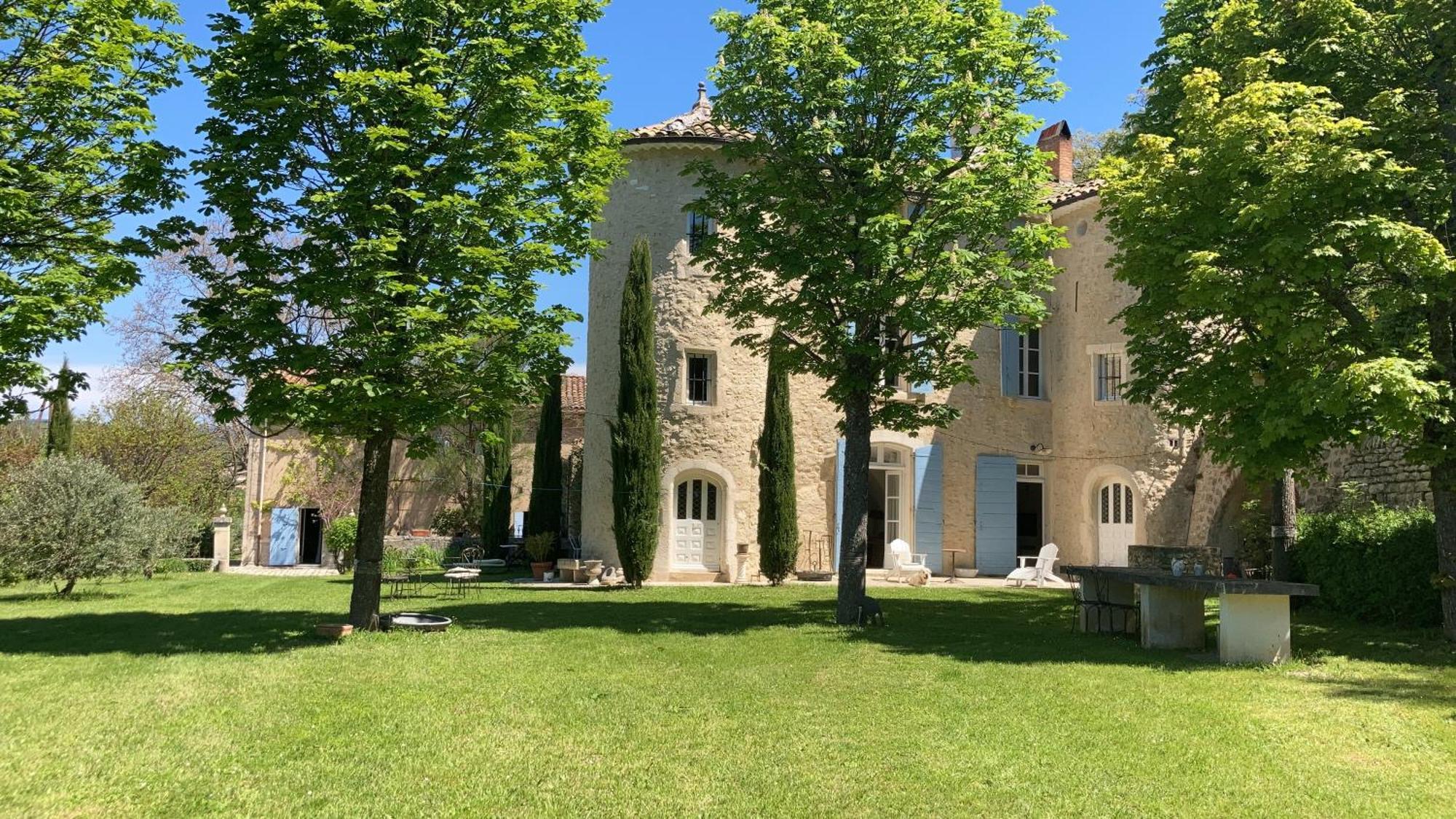 Chateau De Peyrolles Apt Esterno foto